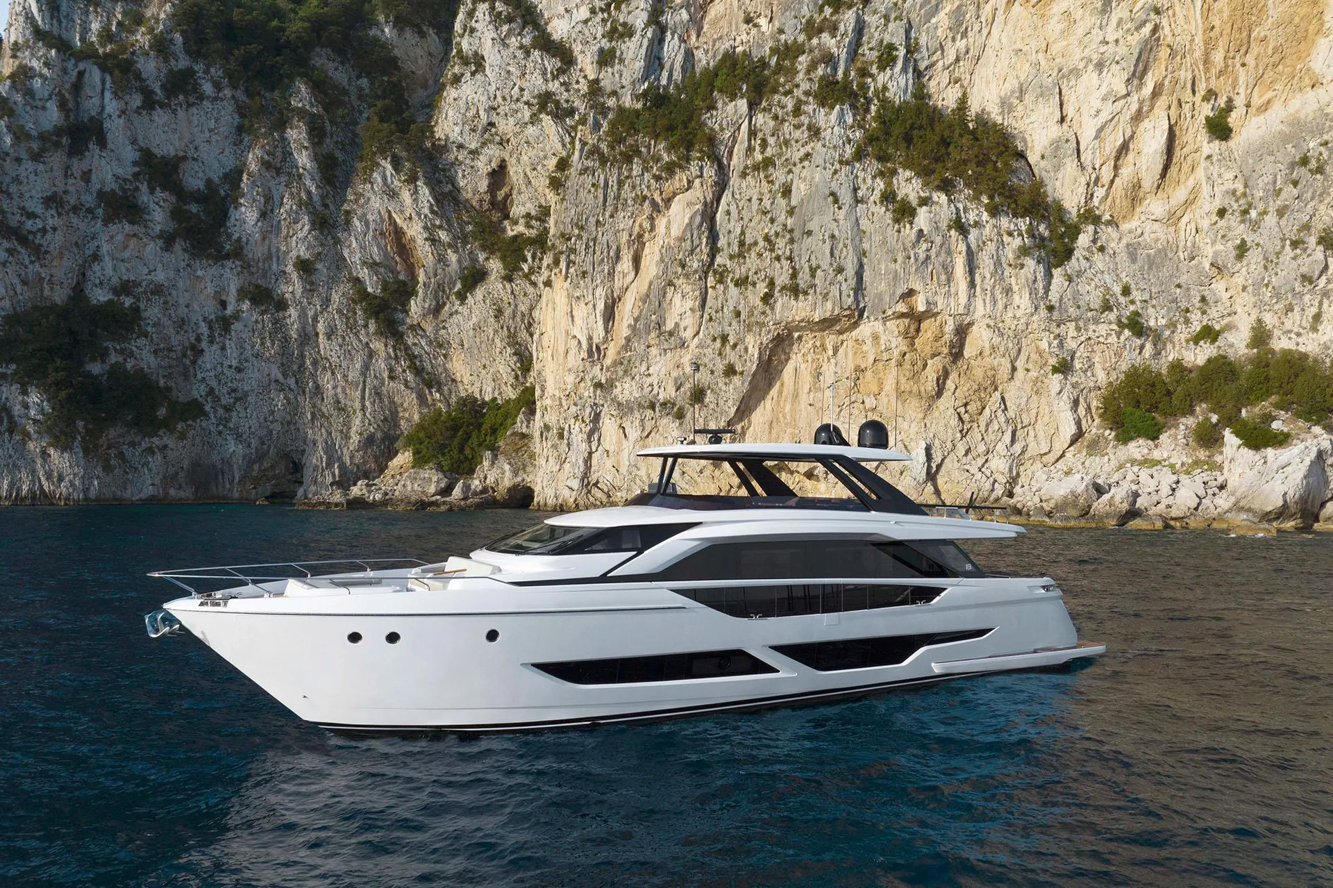 FERRETTI YACHTS 860 - Image 1