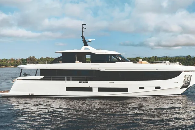 AZIMUT GRANDE 30M