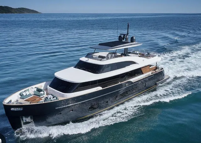 AZIMUT MAGELLANO 25