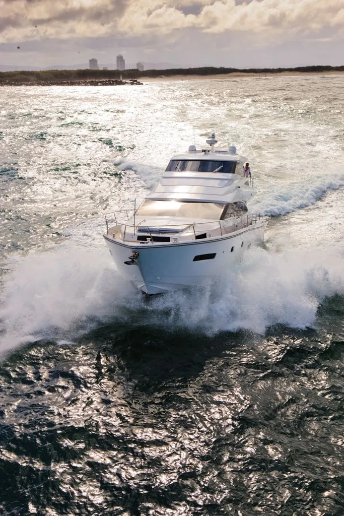 JOHNSON 70 MOTOR YACHT SKY-LOUNGE - Image 3