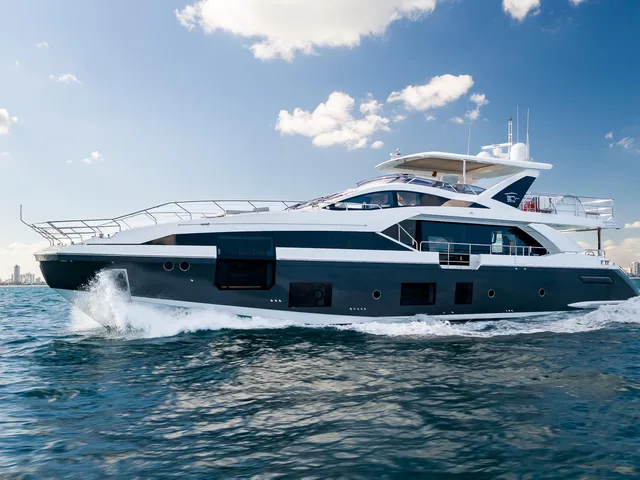 MAJESTIC MOMENTS — Azimut