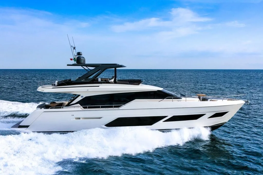 FERRETTI YACHTS 720 - Image 1
