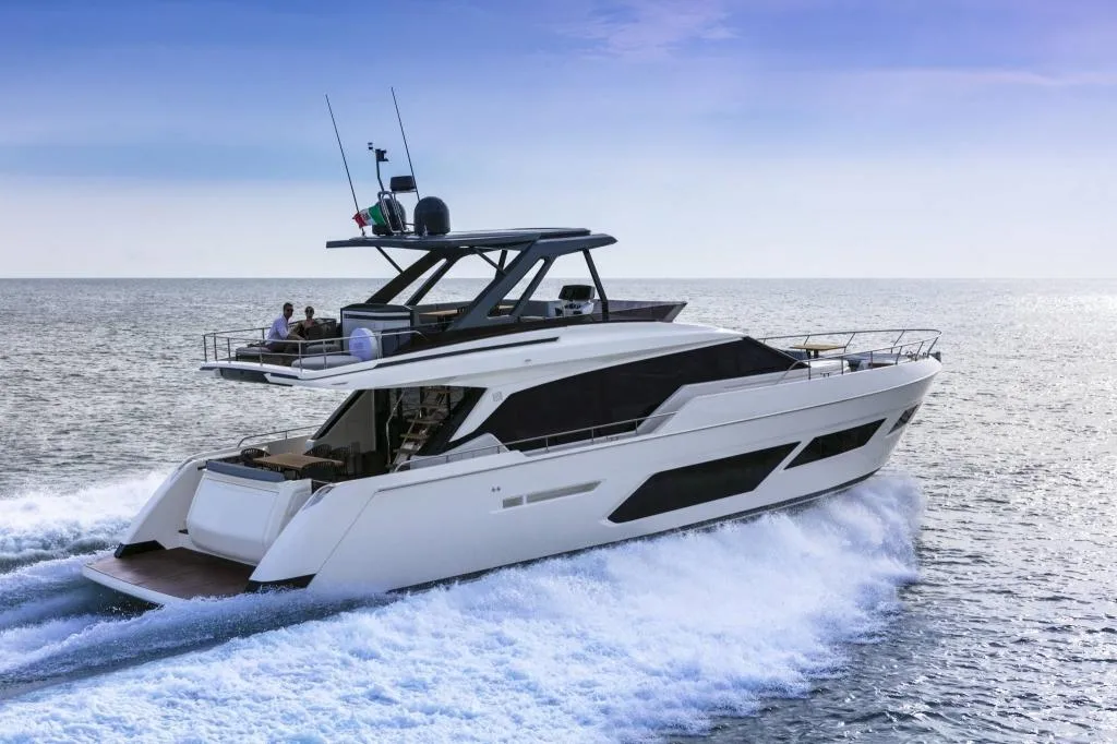 FERRETTI YACHTS 720 - Image 3