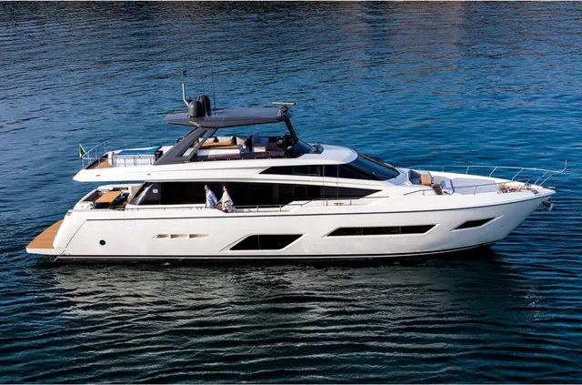 FERRETTI YACHTS 780