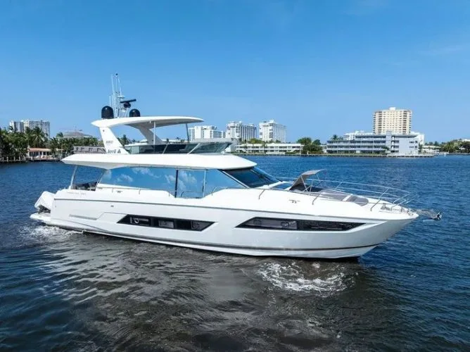 2018 PRESTIGE 680 - Image 1
