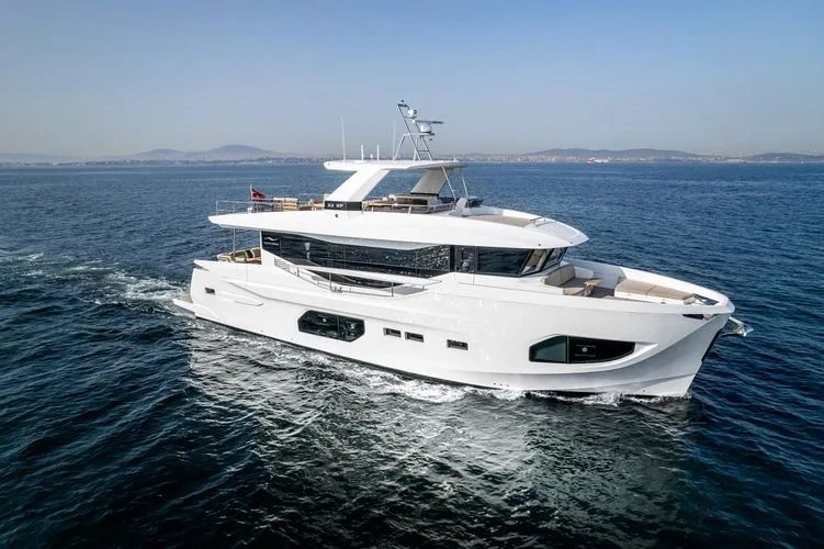 NUMARINE 22XP HULL #7 - Image 1
