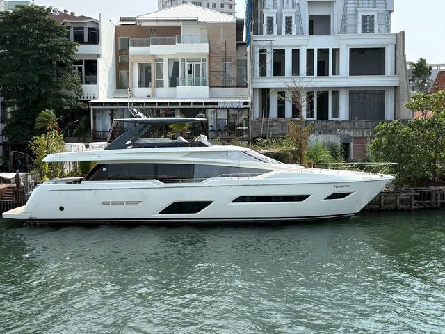 Refitted — Ferretti Yachts