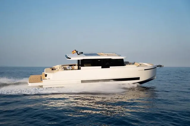 DE ANTONIO YACHTS D60