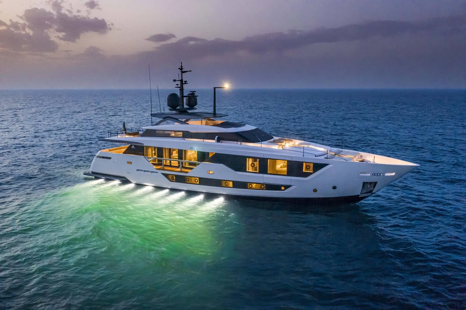 CUSTOM LINE 106 - Image 1