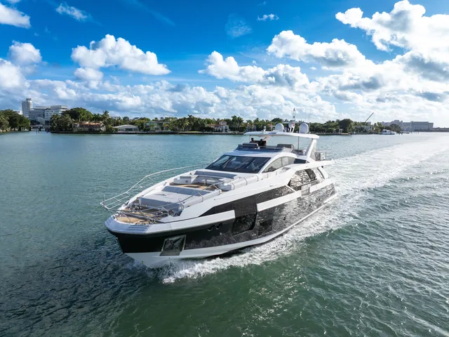 CLOUD 9 — Azimut
