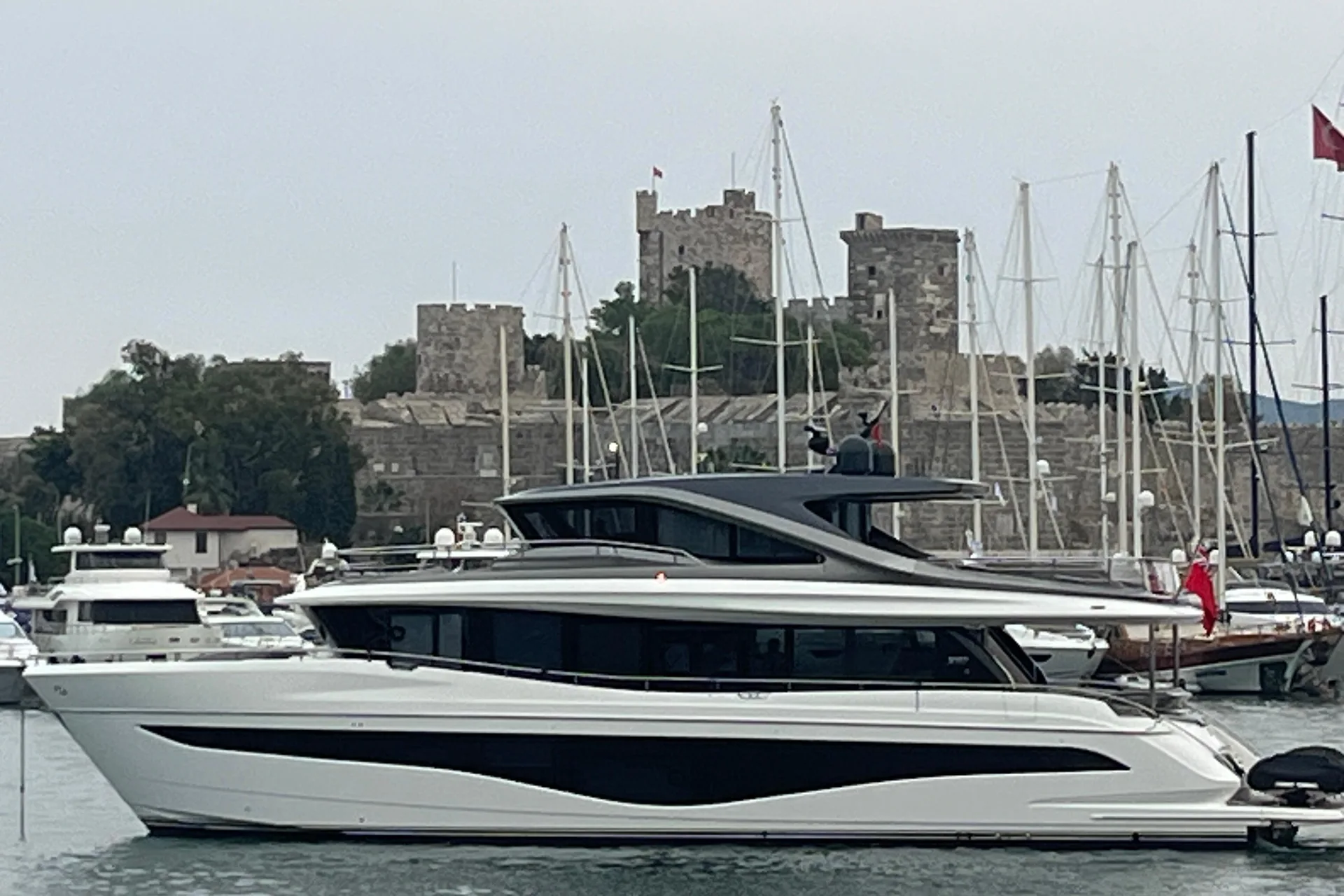 PRINCESS X80 - Image 1