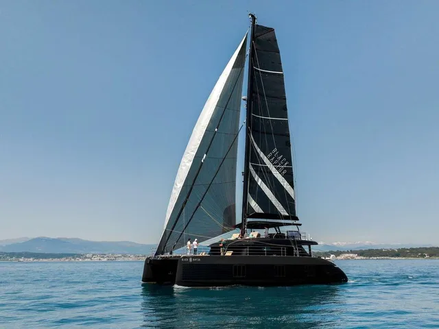 BLACK RAPTOR — Sunreef
