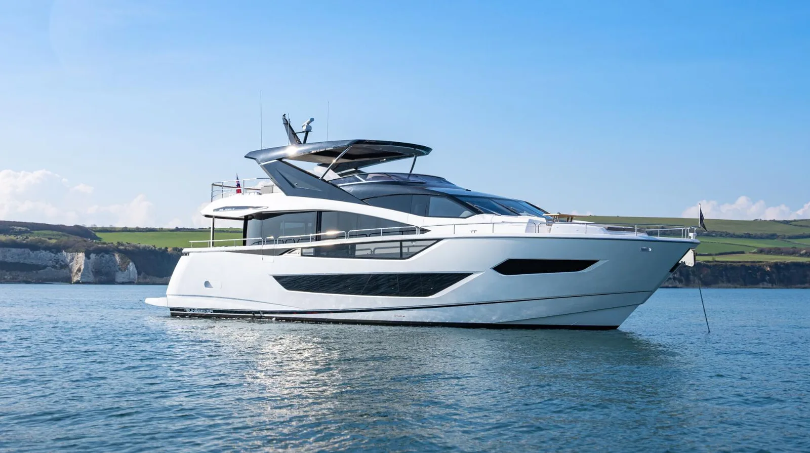 SUNSEEKER 88 YACHT - Image 1