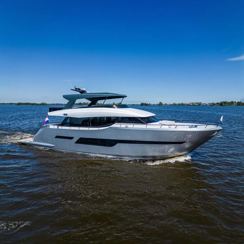 NEW YACHT - Image 1