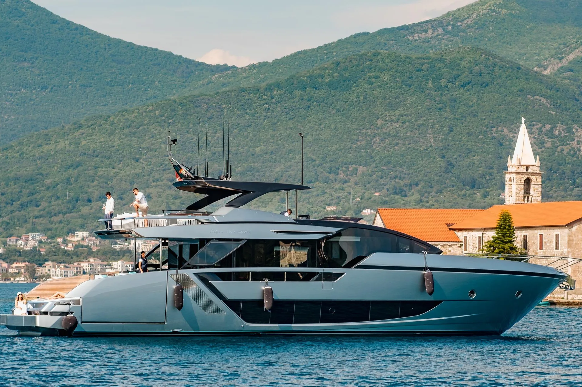 RIVA 82' DIVA - Image 1