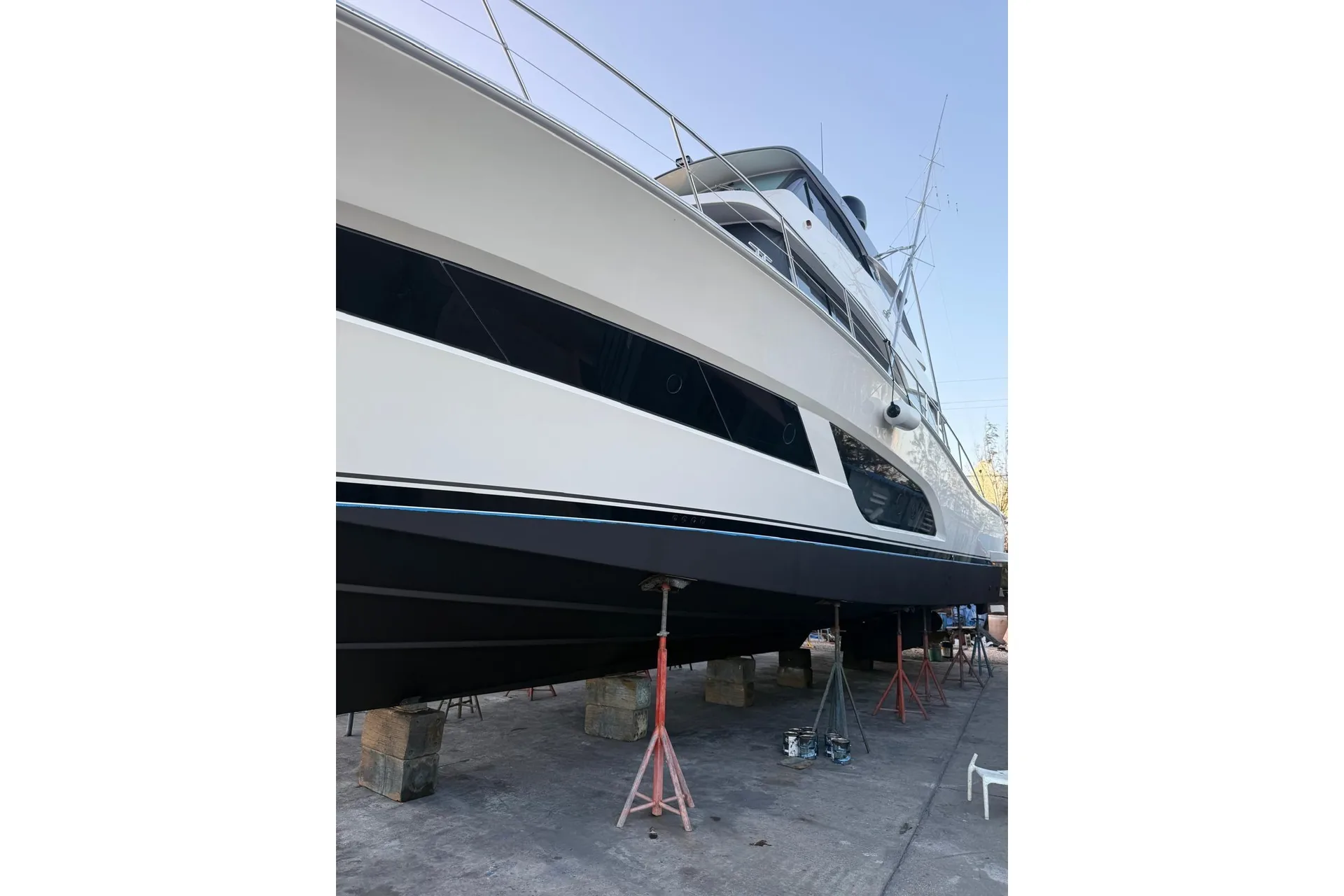 RIVIERA 64 SPORTS MOTOR YACHT - Image 3