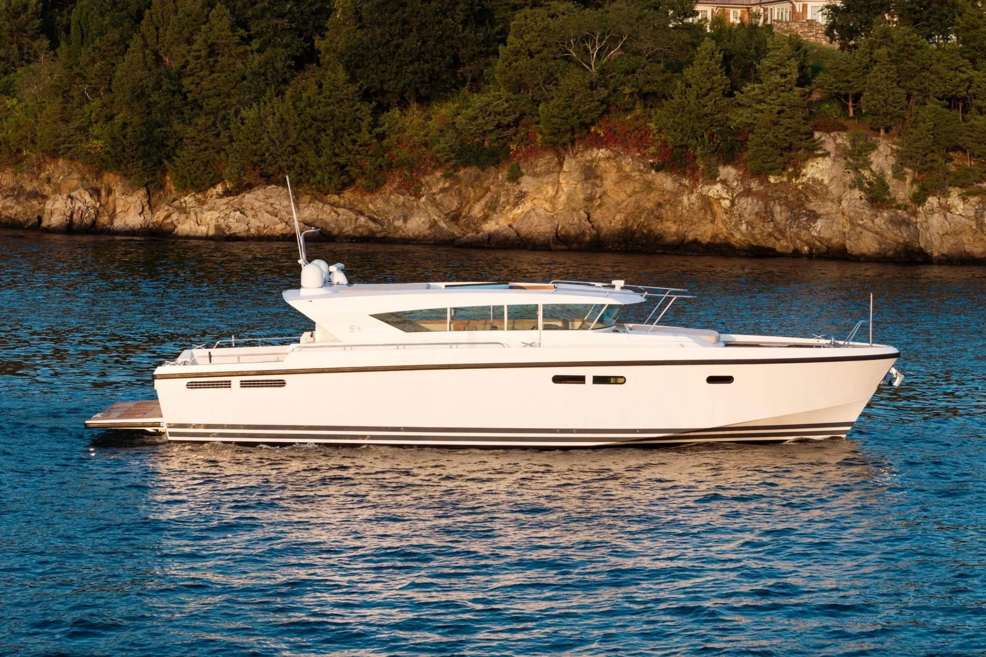 DELTA POWERBOATS 54 IPS - Image 1