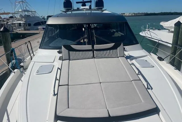 RIVIERA 6000 SPORT YACHT PLATINUM EDITION - Image 3