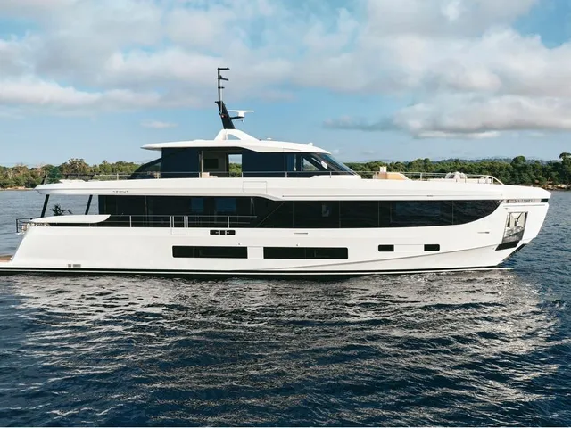 Azimut GRANDE 30M — Azimut