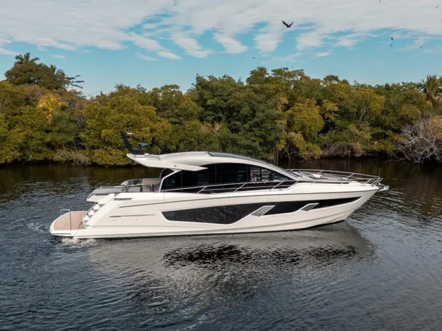 2025 Sunseeker Predator 65 — Sunseeker