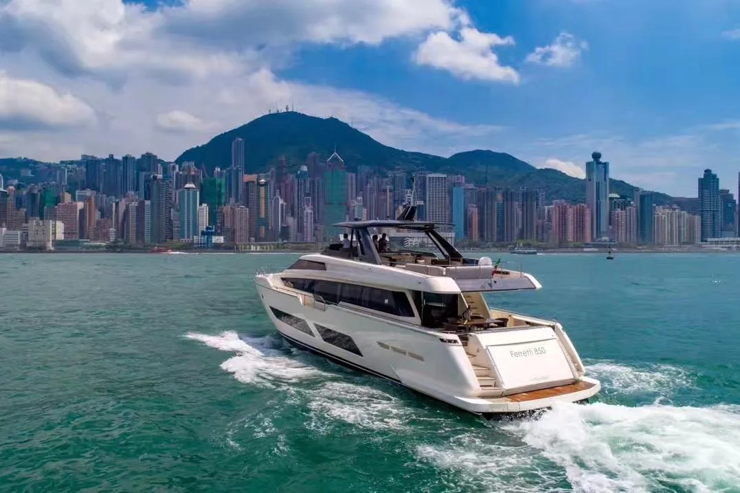 FERRETTI 850 - Image 3