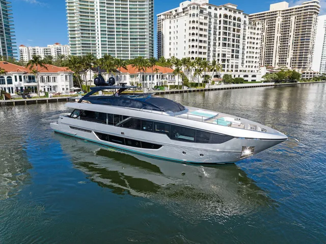 RIVA 102' CORSARO SUPER