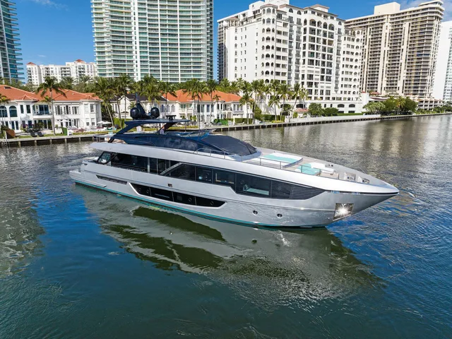 Riva 102' Corsaro Super — Riva