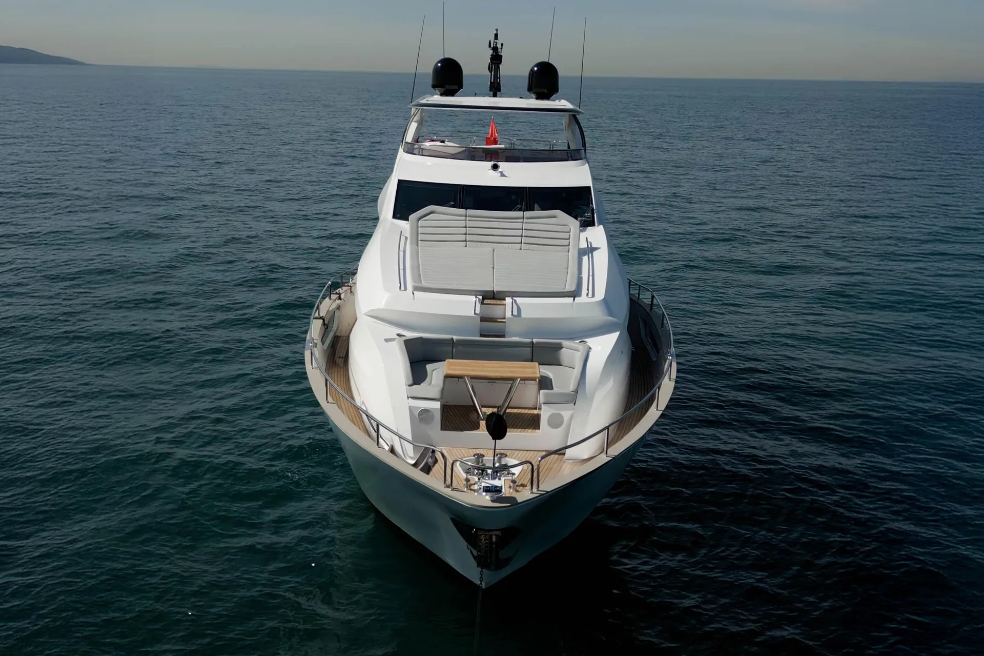 SUNSEEKER 95 YACHT - Image 3