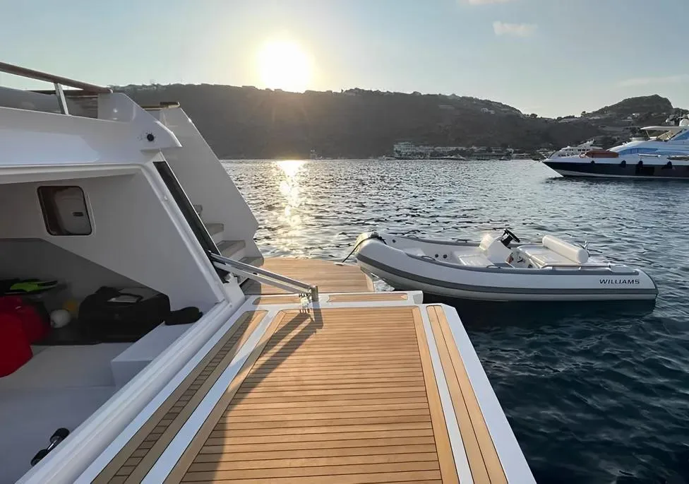 CUSTOM LINE NAVETTA 30 - Image 3