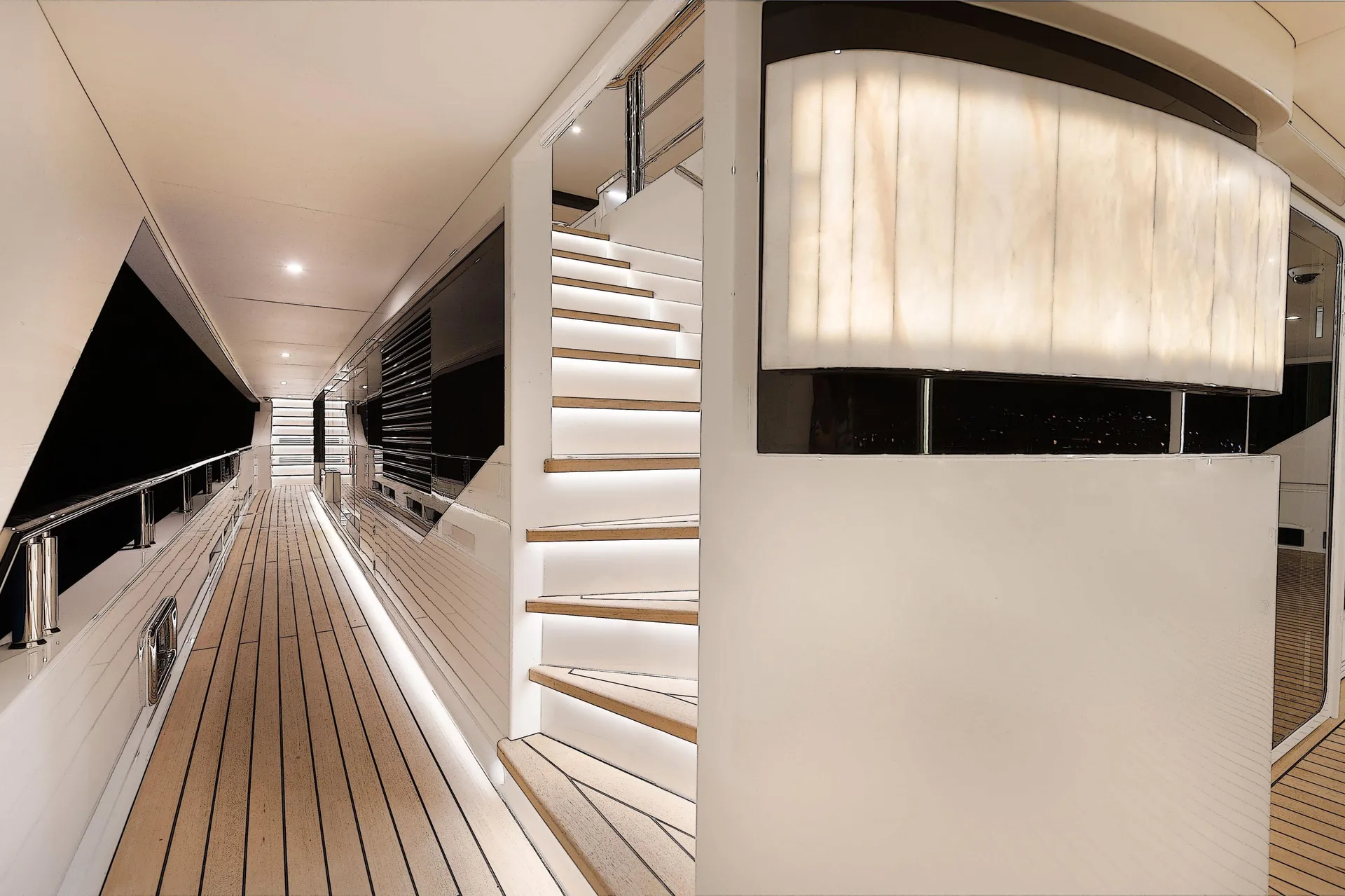 CMB YACHTS 108 - Image 3