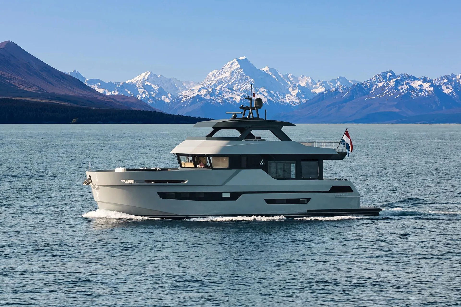 OUTER REEF YACHTS 780 ADVENTURE - Image 1