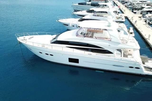 PRINCESS 72 FLYBRIDGE MOTOR YACHT