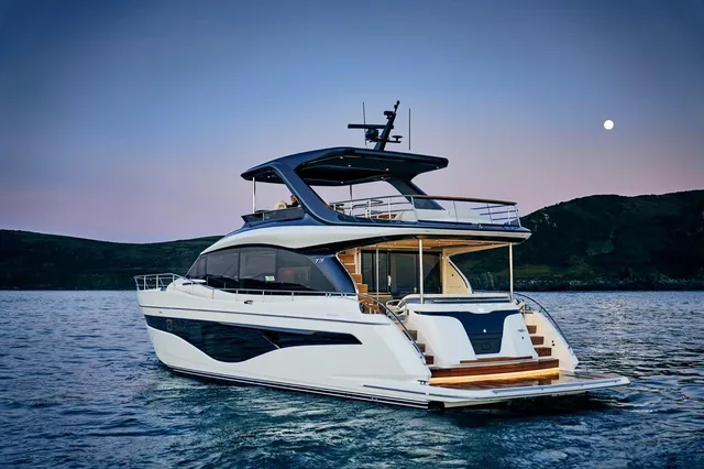 YACHTQUARTERS Y72