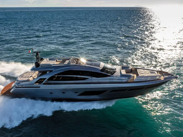 Pershing 8X — Pershing