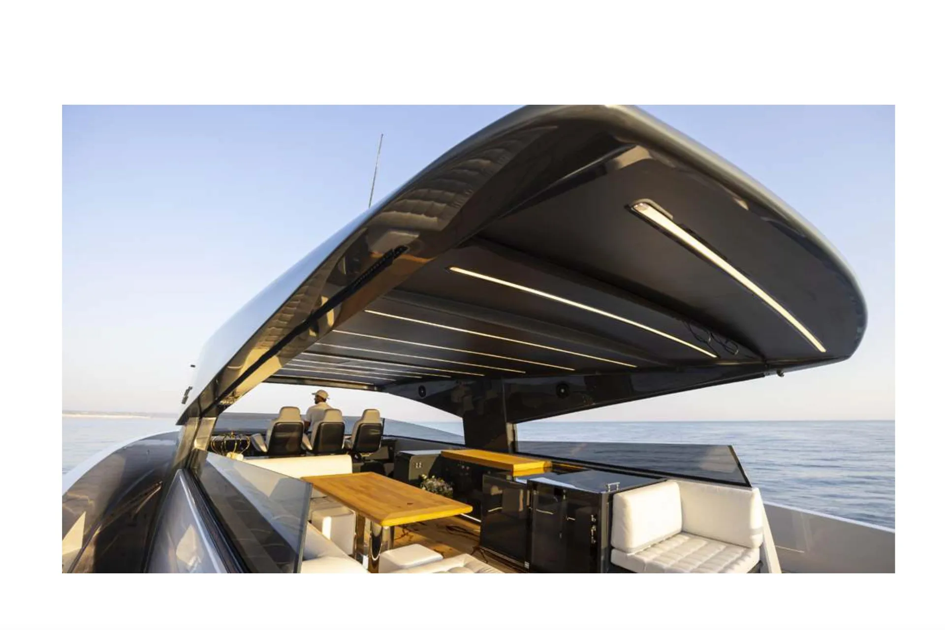 MANDAYACHTS S07 SPIDER - Image 3