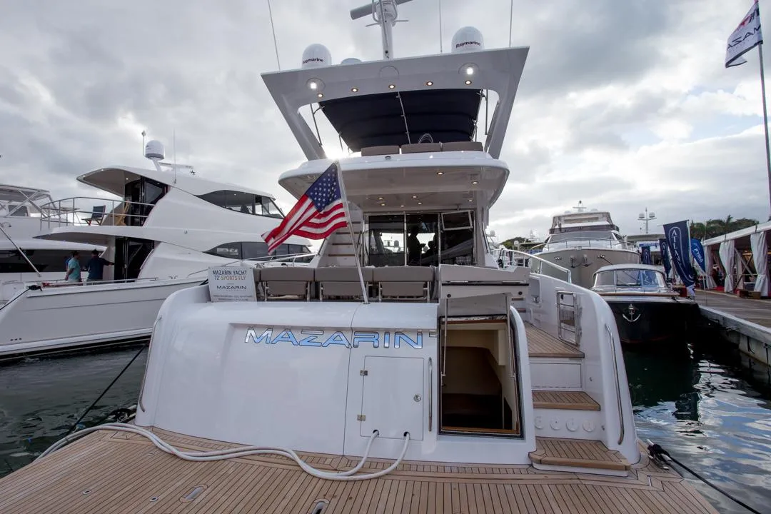 MAZARIN 72 SPORT FLY - Image 3