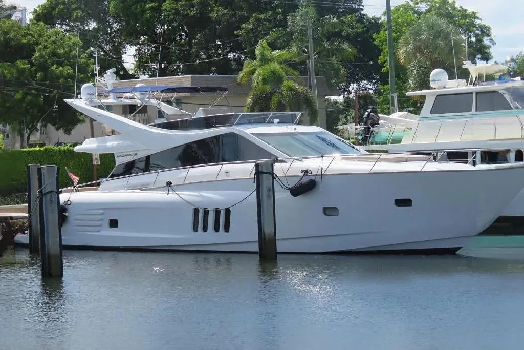 MAZARIN 72 SPORT FLY - Image 1