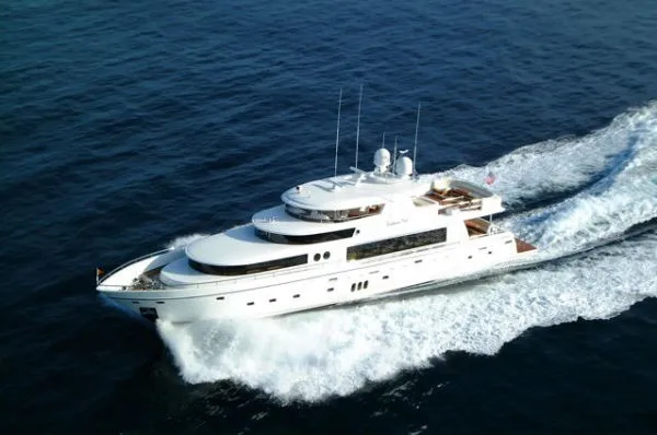 JOHNSON 110 MOTOR YACHT
