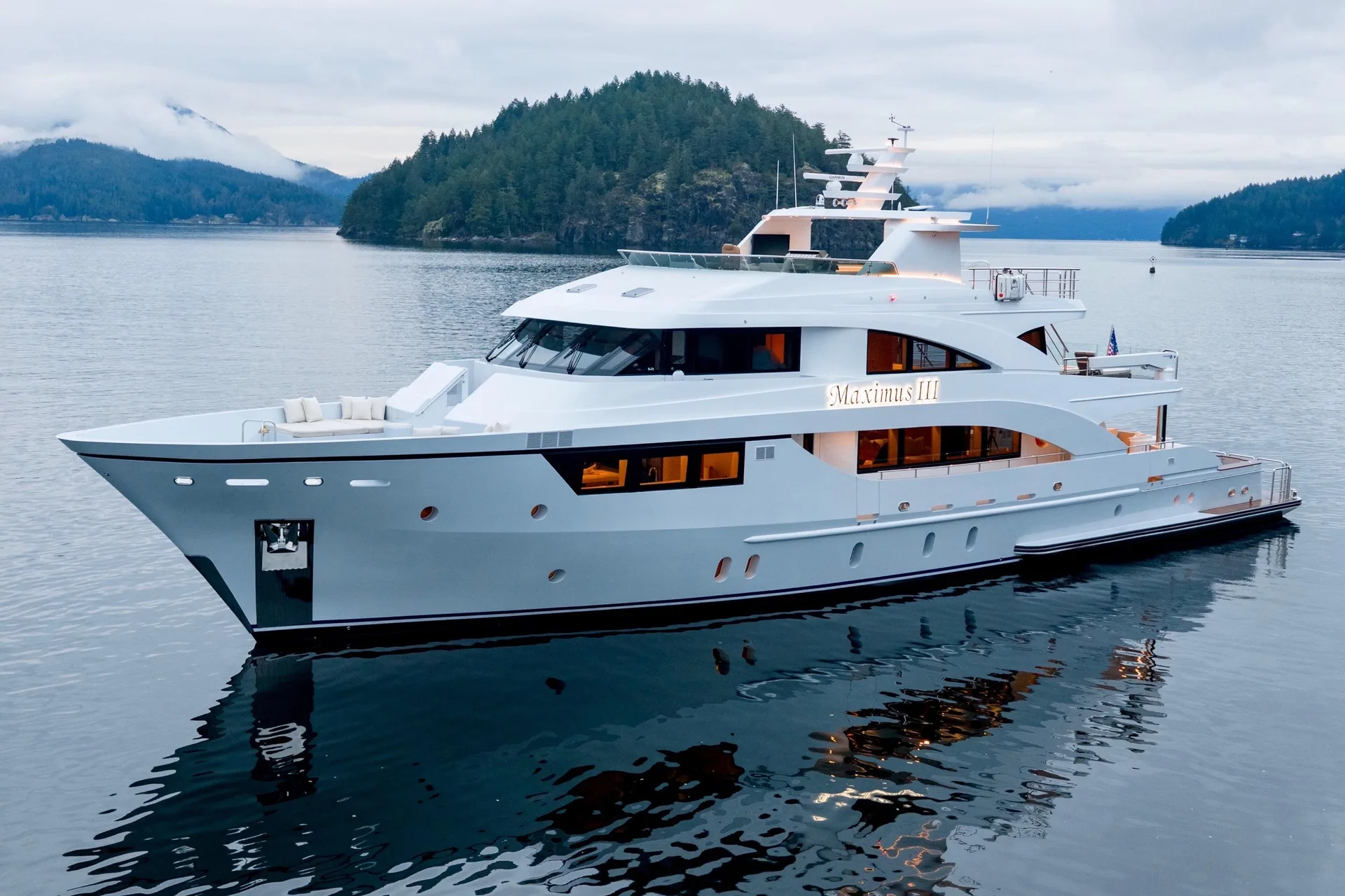 MAXIMUS III - Image 1