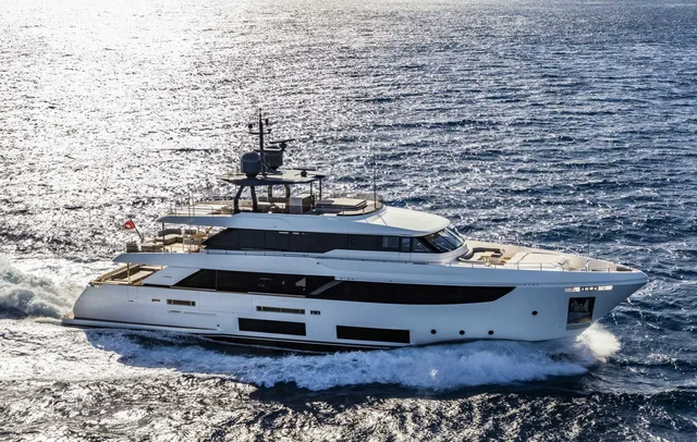 CUSTOM LINE NAVETTA 33