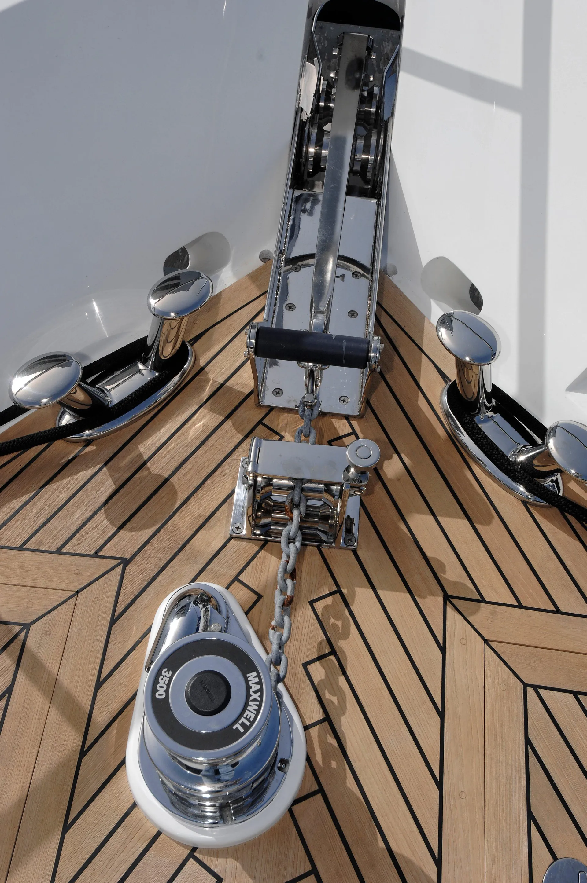 JOHNSON 80 MOTOR YACHT - Image 3