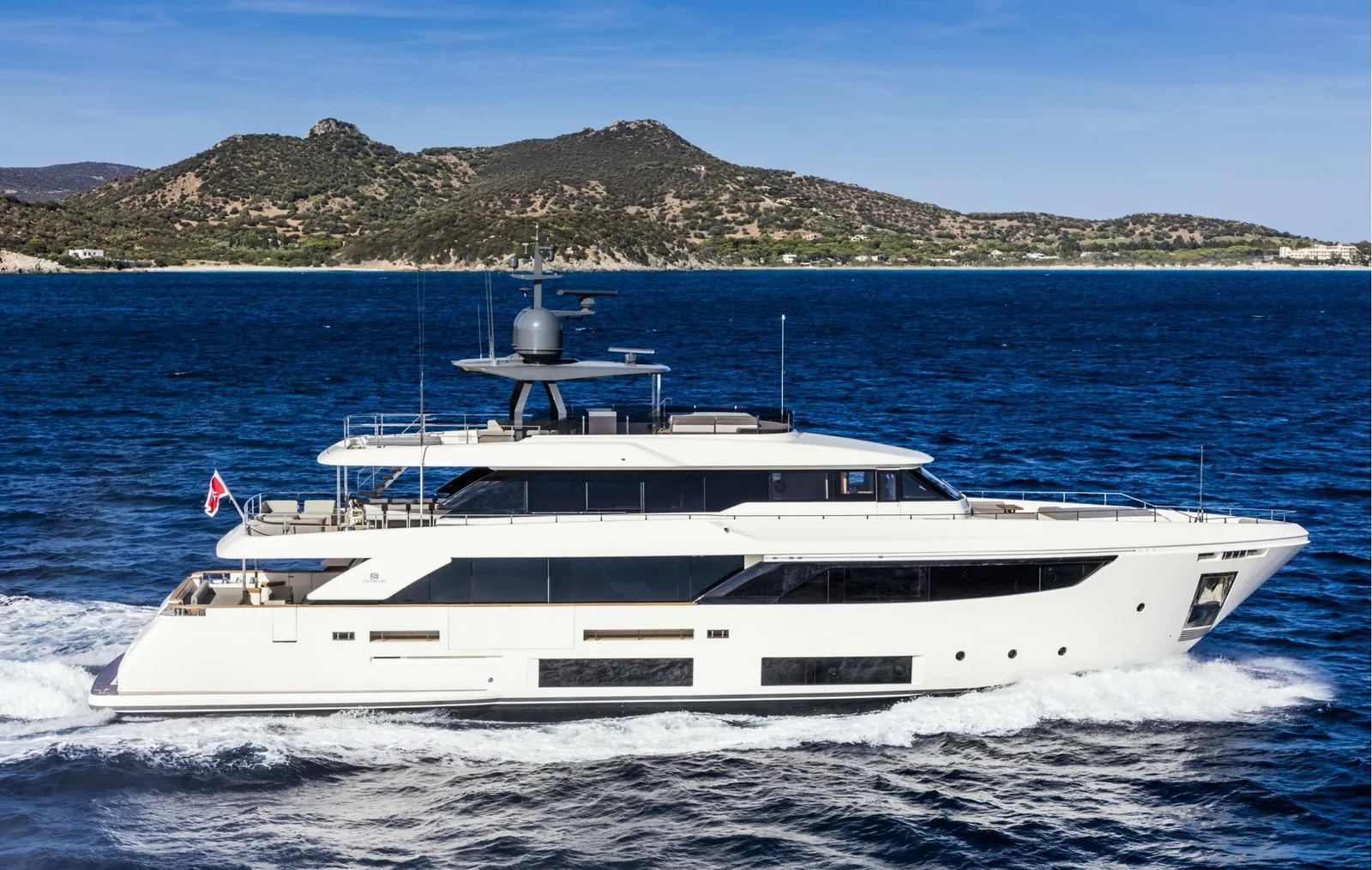 CUSTOM LINE NAVETTA 33 - Image 1