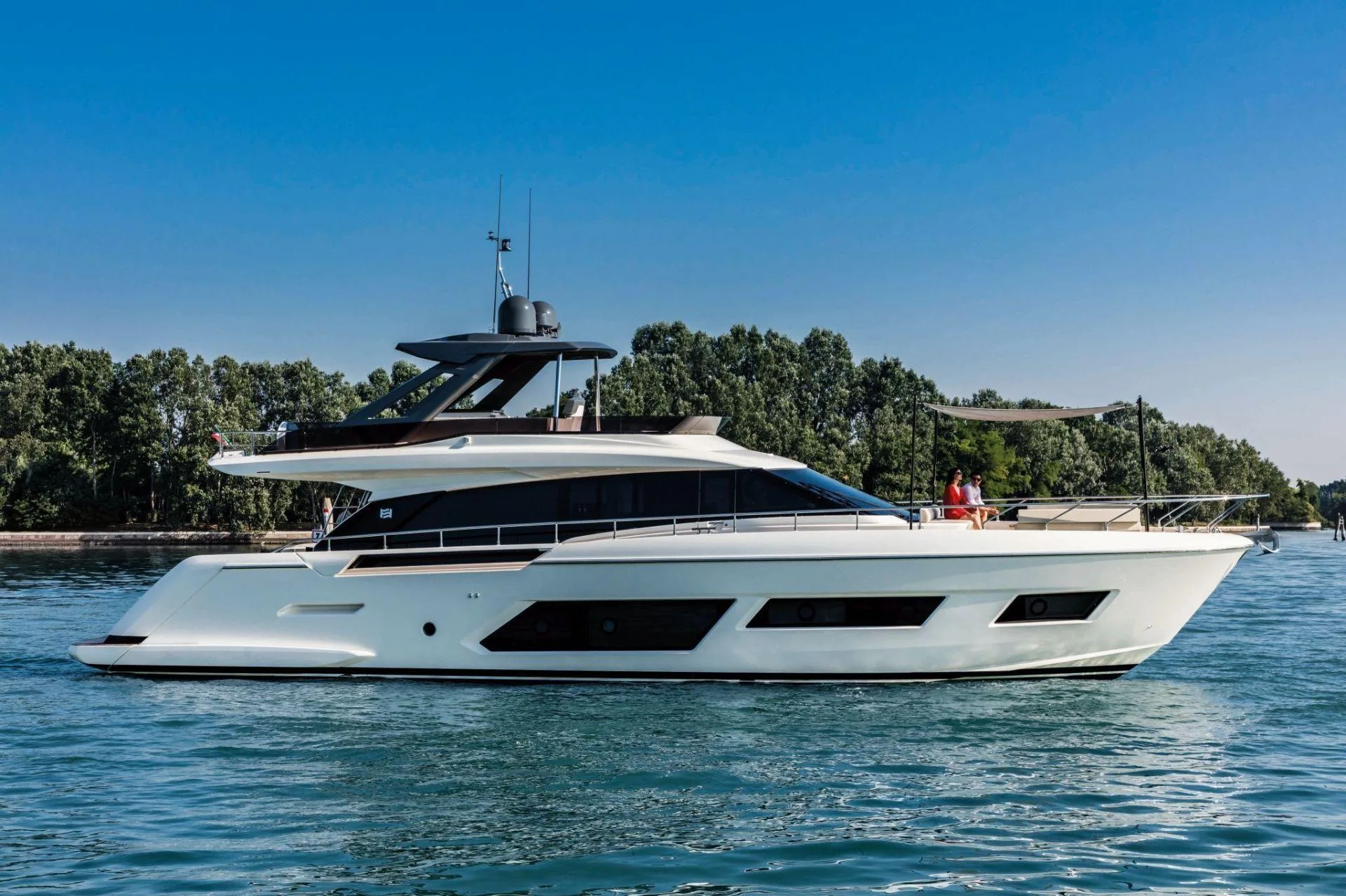 FERRETTI YACHTS 670 - Image 1