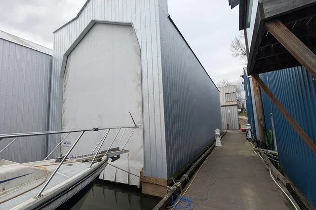 CUSTOM BOATHOUSE