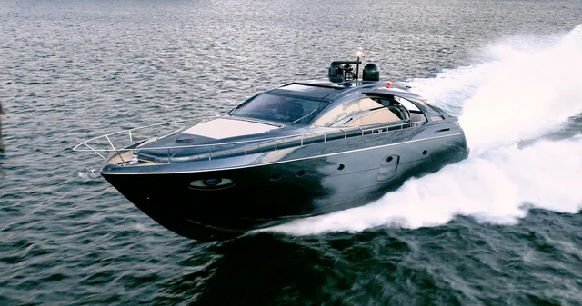 PERSHING 70