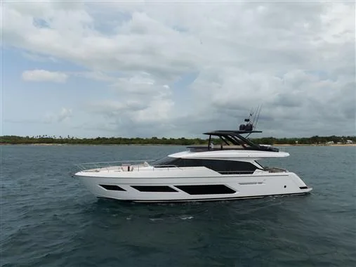 FERRETTI YACHTS 720 - Image 1