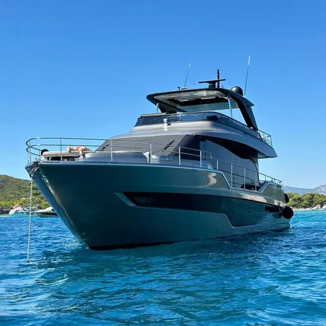 CRANCHI SESSANTASETTE 67