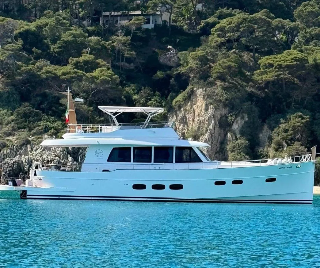 SASGA YACHTS MENORQUIN 68 FB - Image 3