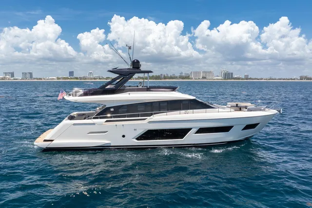 FERRETTI YACHTS 670