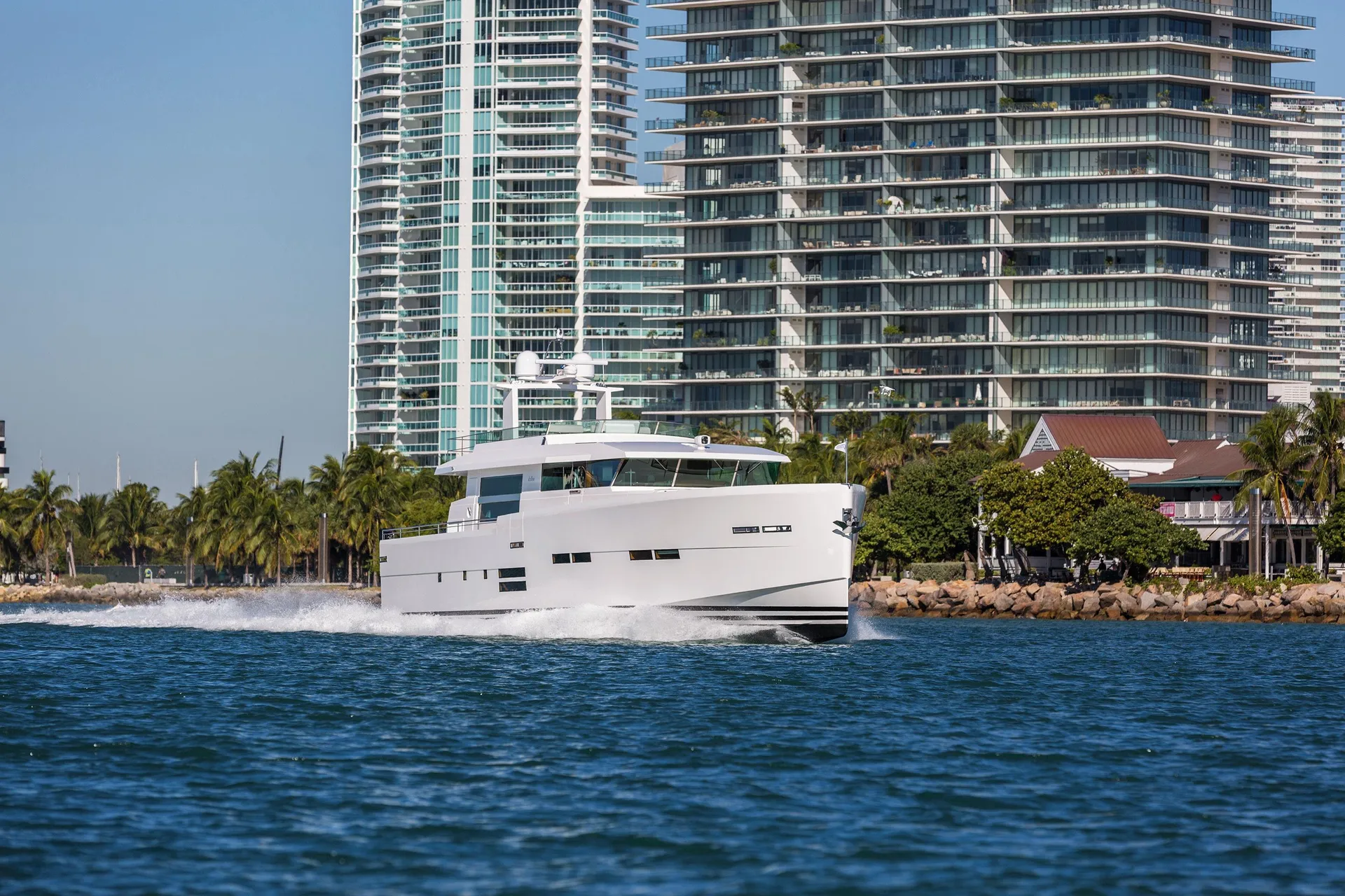 DELTA POWERBOATS 88 CARBON - Image 3